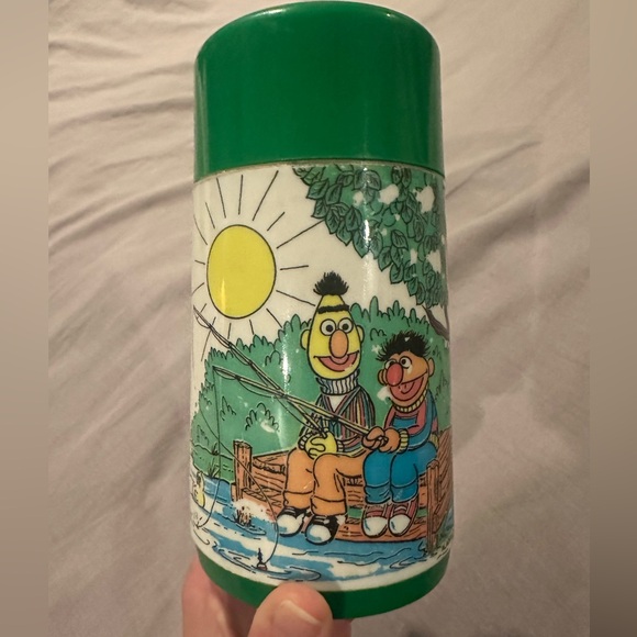 Aladdin | Sesame Street Thermos - Picture 2 of 10